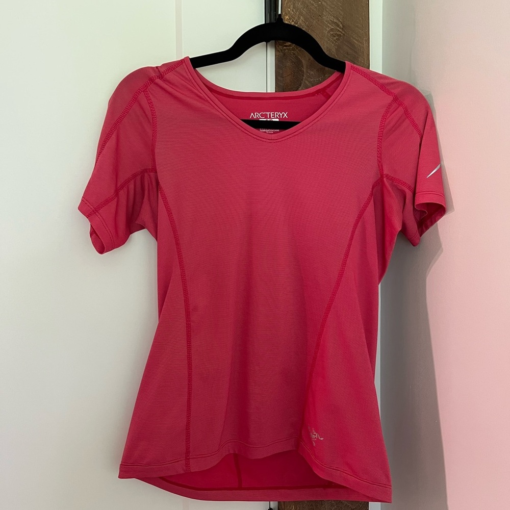 Arc'teryx Women's Bright Red Short Sleeve Tee
